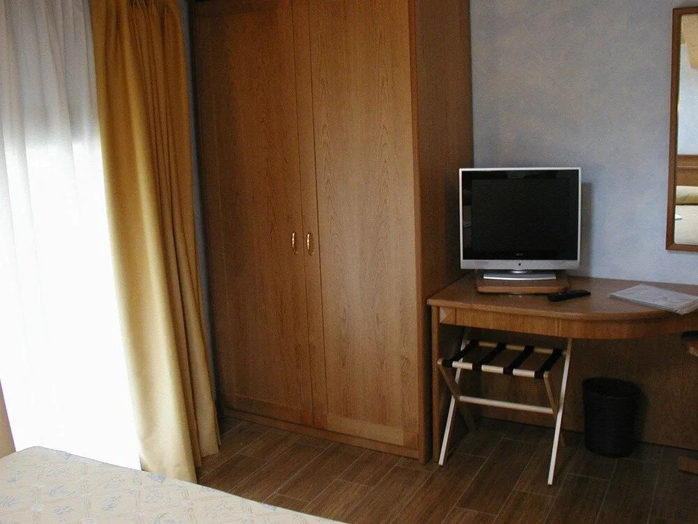 Azzano Holidays B&B