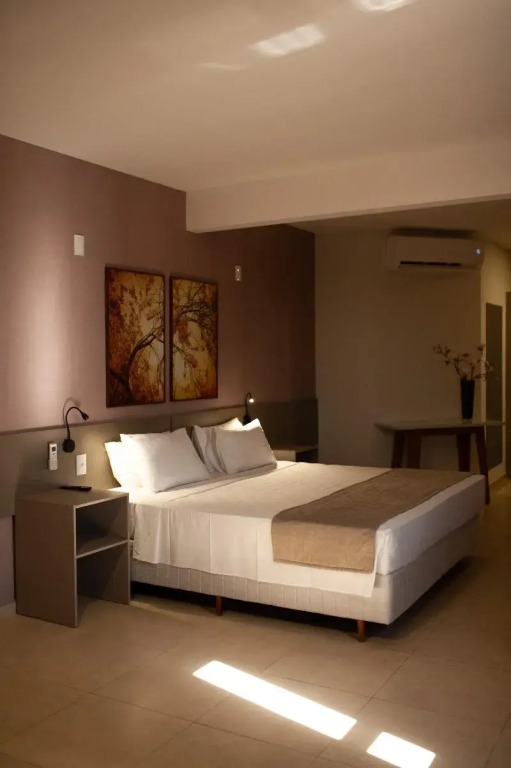 Bristol Infinity Hotel