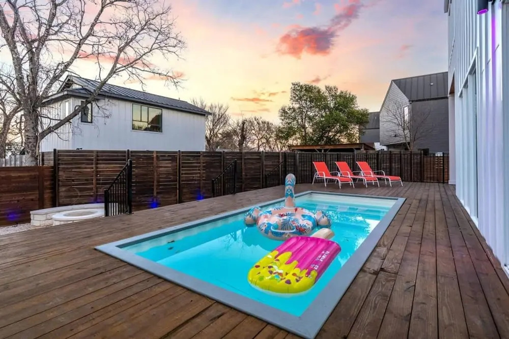 Chic 4Br Pool House - Steps To South 1St Street