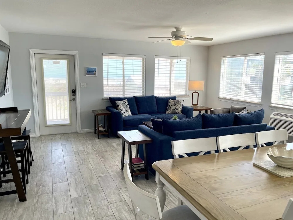 Beachgate Condo Suites And Hotel 227 1 Bedroom Condo