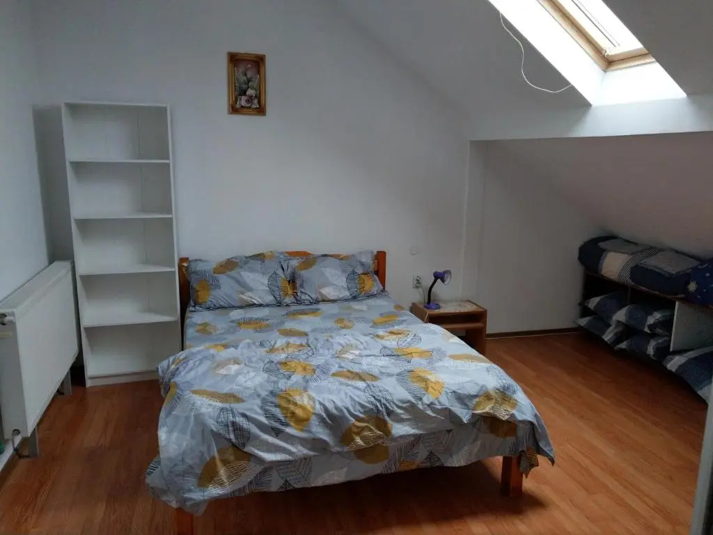 Apartament 5 camere cu balcon Costinesti plaja 5 minute Nucilor 6