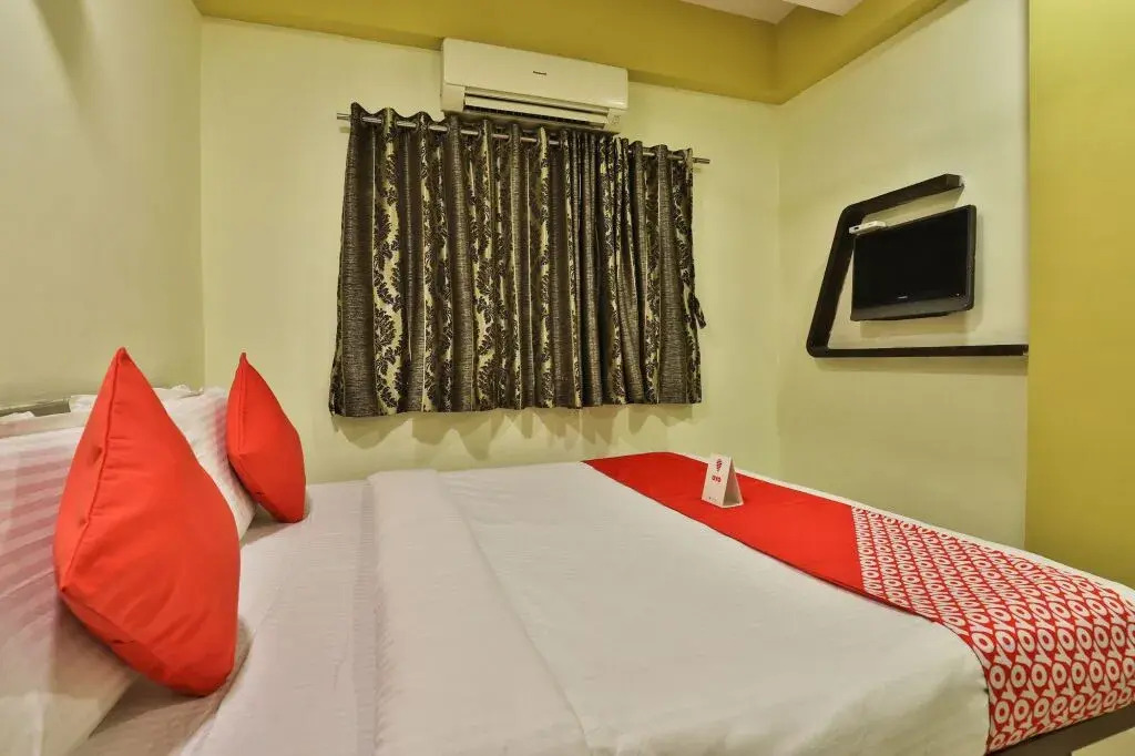 Hotel Santro By OYO Rooms