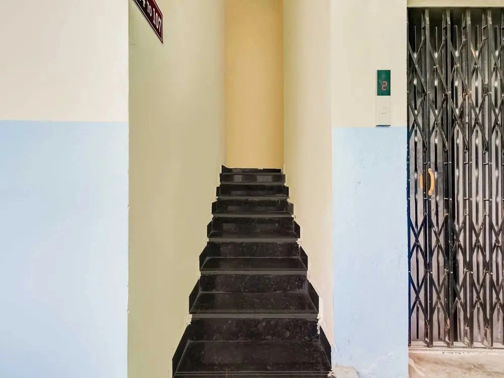 Hotel O Musarambagh Metro Station