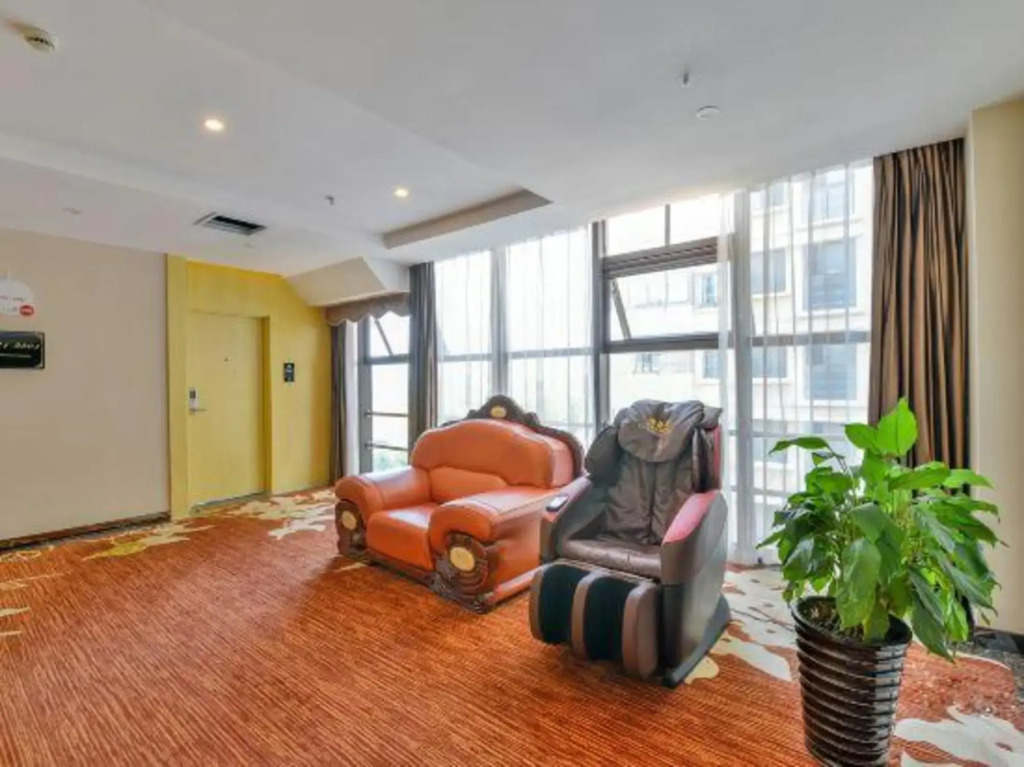 GreenTree Inn Express Hotel (Hefeinan Railway Station Gongjing College Subway Station)