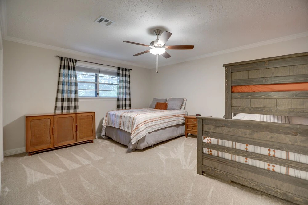 Poolside Oasis Near Medical Center & NRG Stadium!