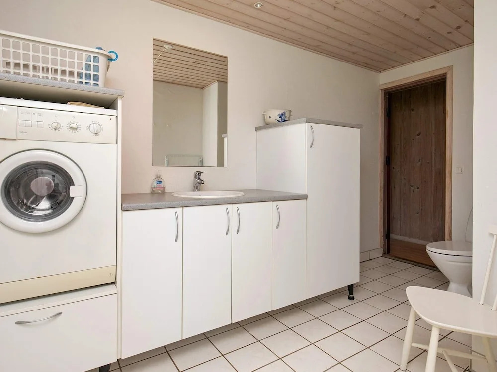 Cozy Holiday Home at Hals Jutland With Roofed Terrace