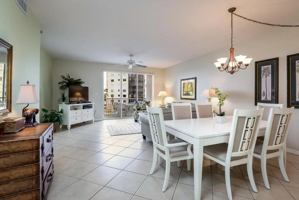 Casa Marina 623-6, 2 Bedroom, Sleeps 6, WiFi, Elevator, Canal Front, Pool