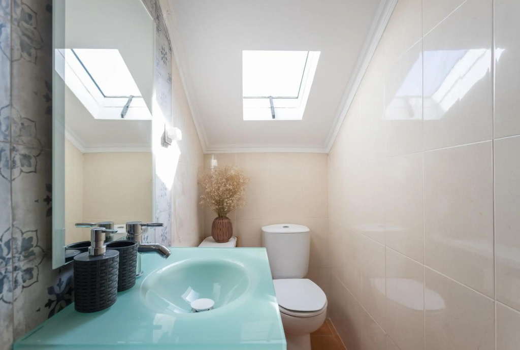 Rato Cozy 3BR w/balcony - by LU Holidays
