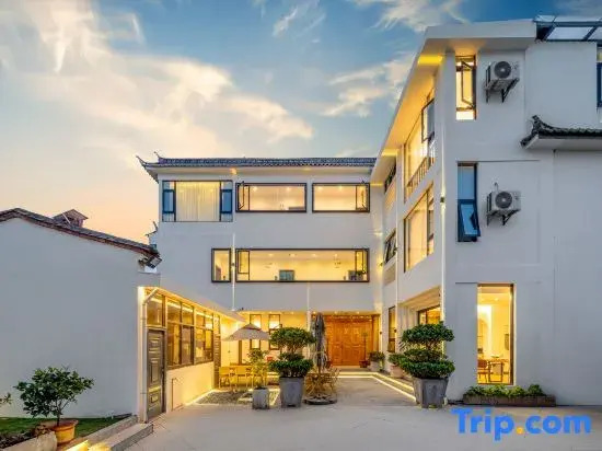 Xiaochen's Family・Lakeside・Erhai Lake Resort（Dali Erhai Lake S Bay Ecological Corridor Branch）