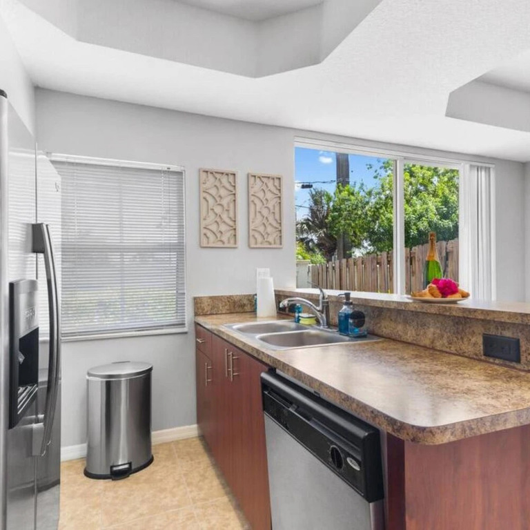 Beautiful Gated Community With Pool Gym Parks Parking