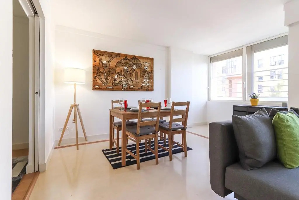 Lisbon Flower 360º - Your Lovely Flat with Pool and Parking