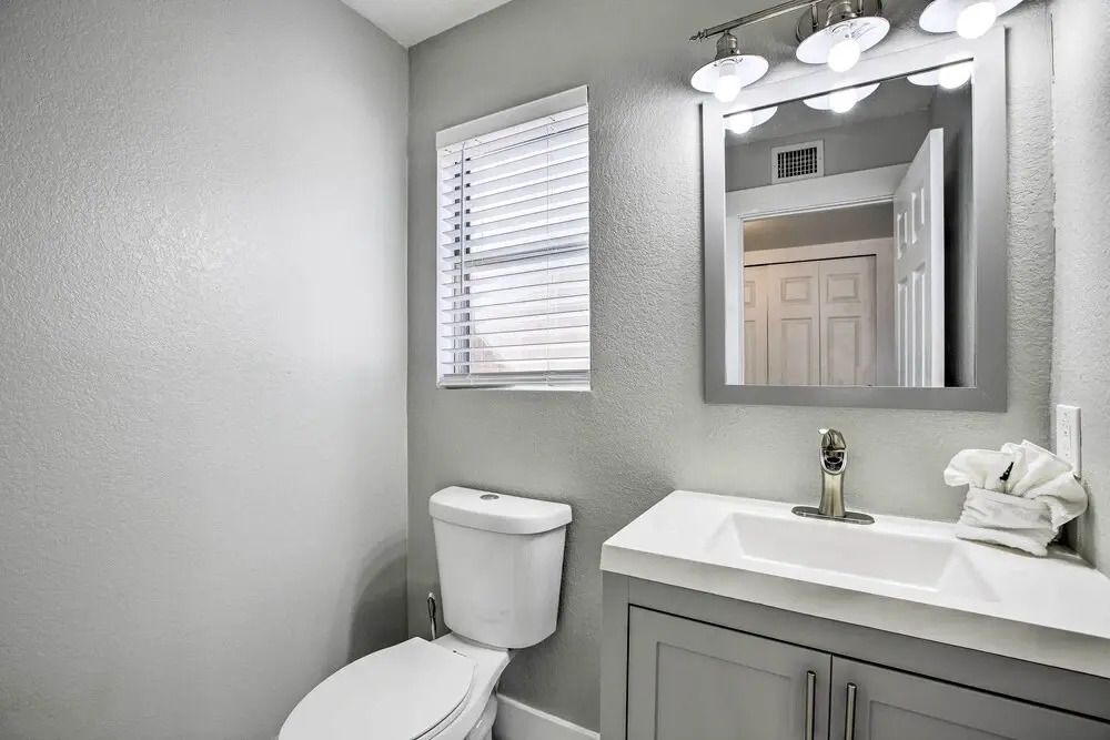 1 Mi to State Farm Stadium: Home w/ Pool & Grill!