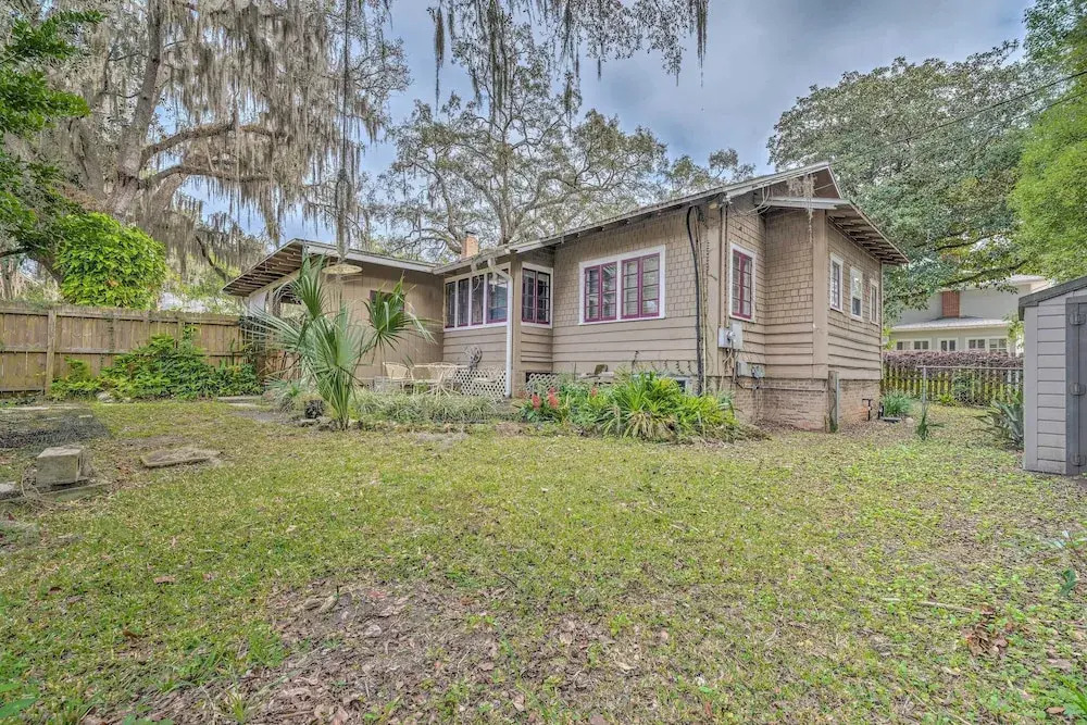 Chic Ocala Home w/ Yard ~ 1 Mi to Dtwn Square