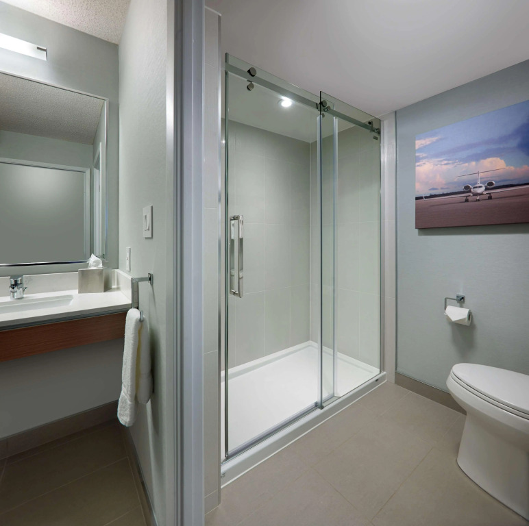 Radisson Suites Hotel Toronto Airport