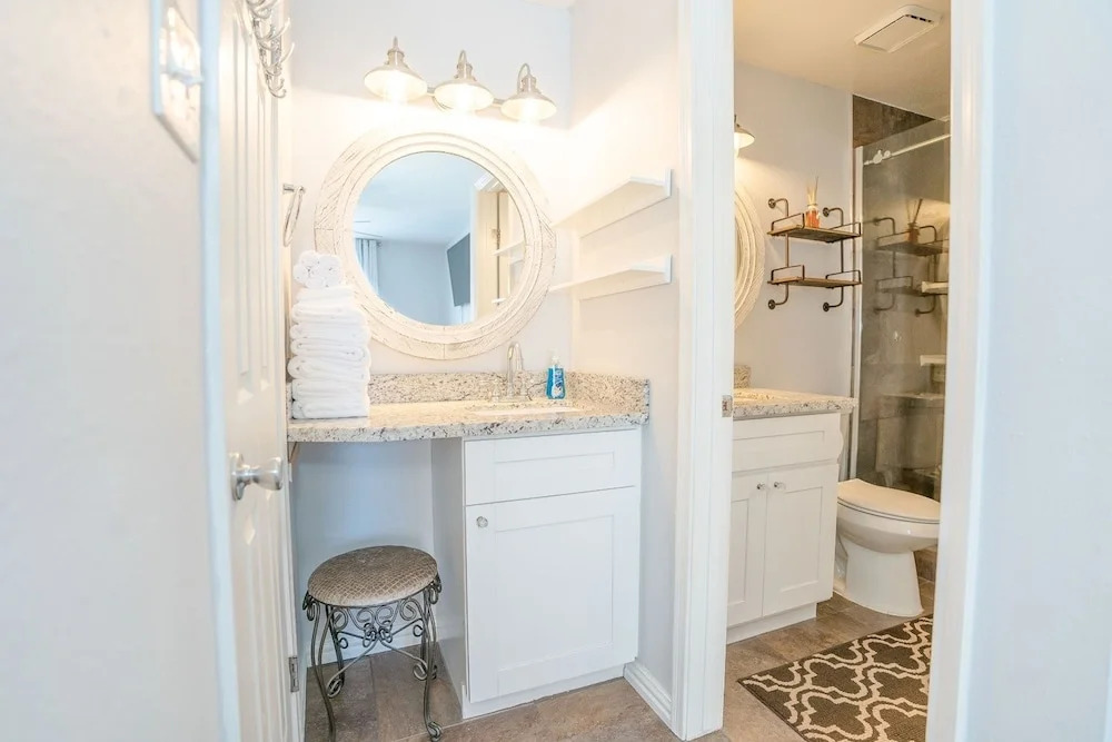 Seawall Escape - 2 Br Home