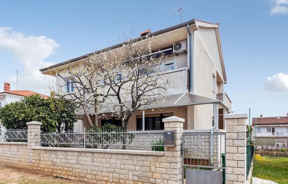 Awesome Apartment in Pula With Wifi and 3 Bedrooms