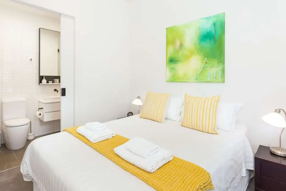 Peaceful 3 BDR in the Heart of Carlton