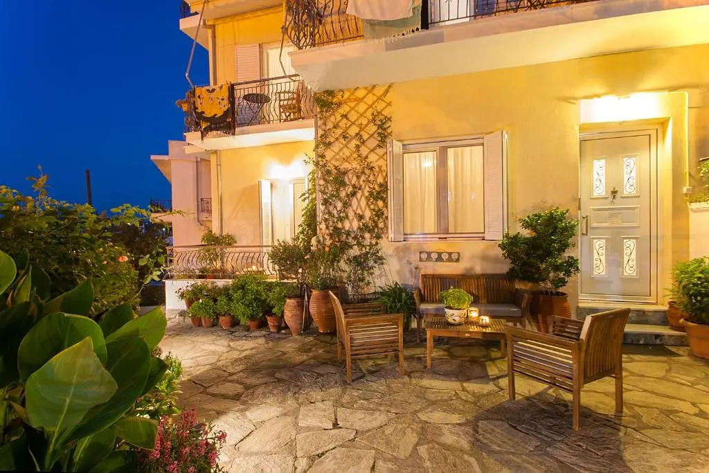 Annis House