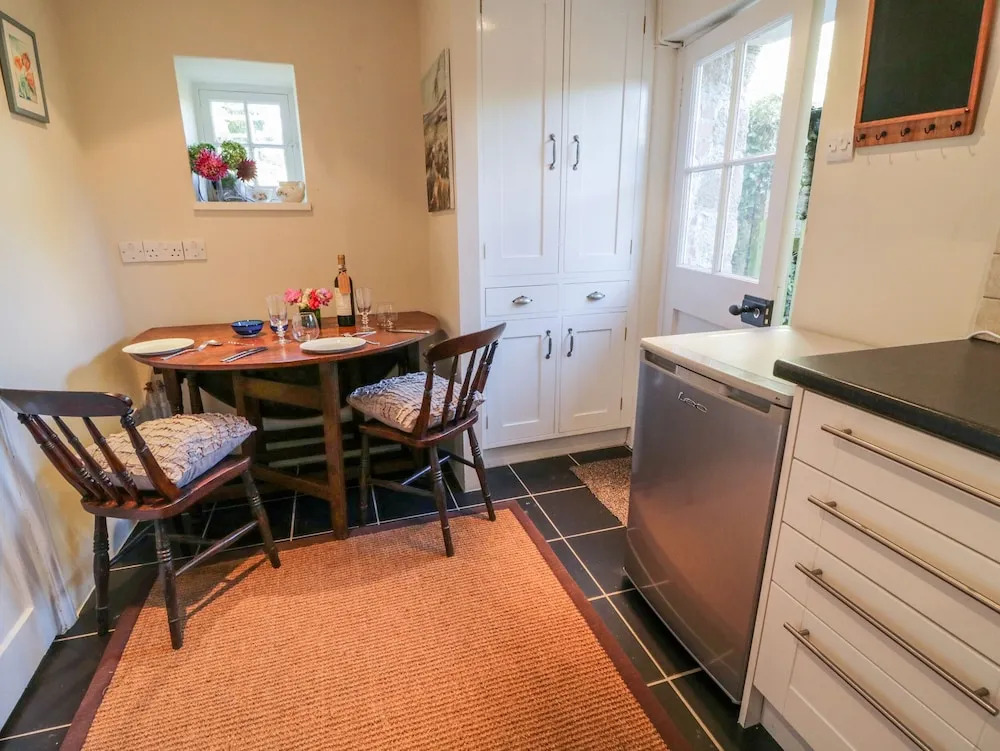Spinsters Rock Cottage