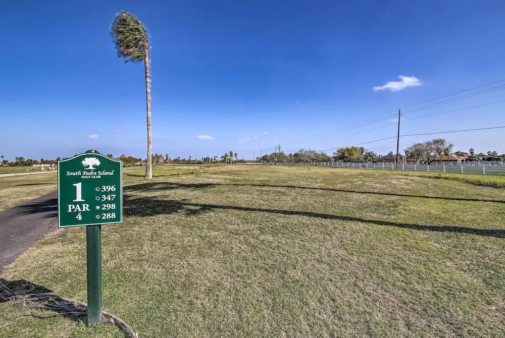 South Padre Paradise w/ Saltwater Pool Near Golf!