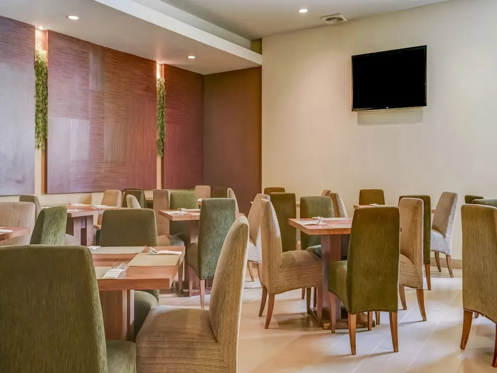 Townhouse OAK Hotel Grand Cikarang