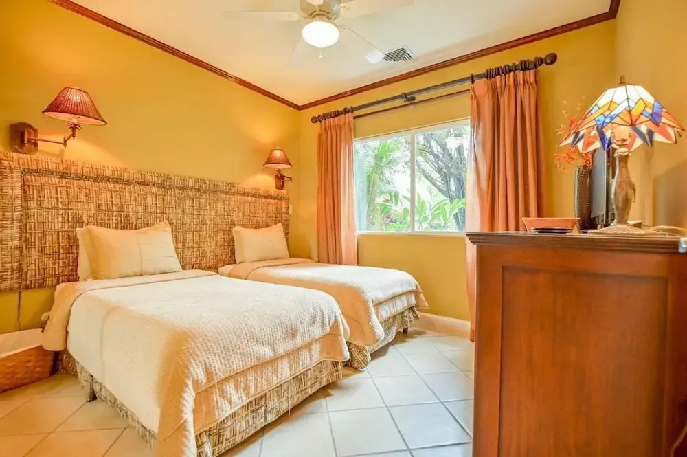CR Luxury Del Mar 4Q 2 Bdrm