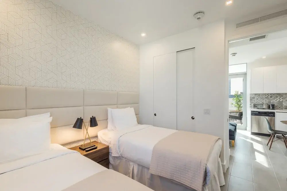 VHC Luxury Apartments 538 Apt #301