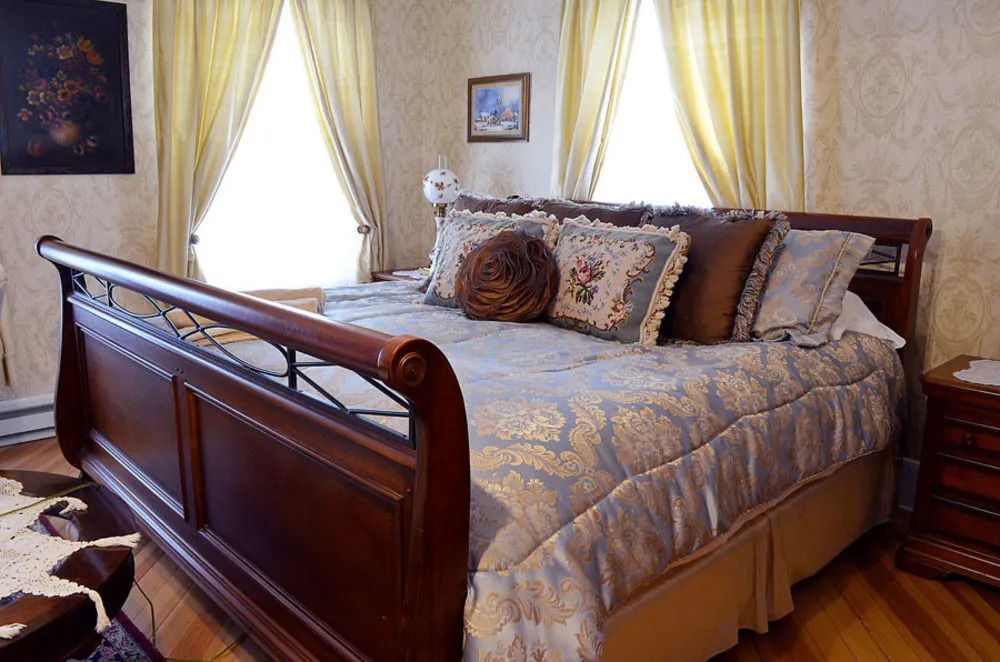 Seasons on Main Bed and Breakfast