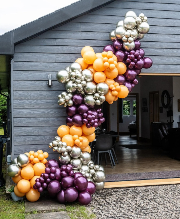 King Richards Luxury large Lodge sleeps 8 at Fairview Farm Near Sherwood Forest in Ravenshead Nottingham set in 88 acres of Farm Land with Great Walks,Views,Pet Animals