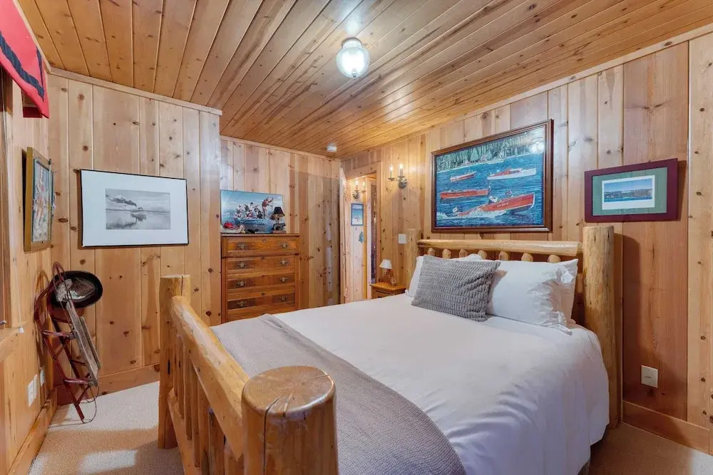 Homewood Lakefront by Avantstay Private Beach Lake Access Views