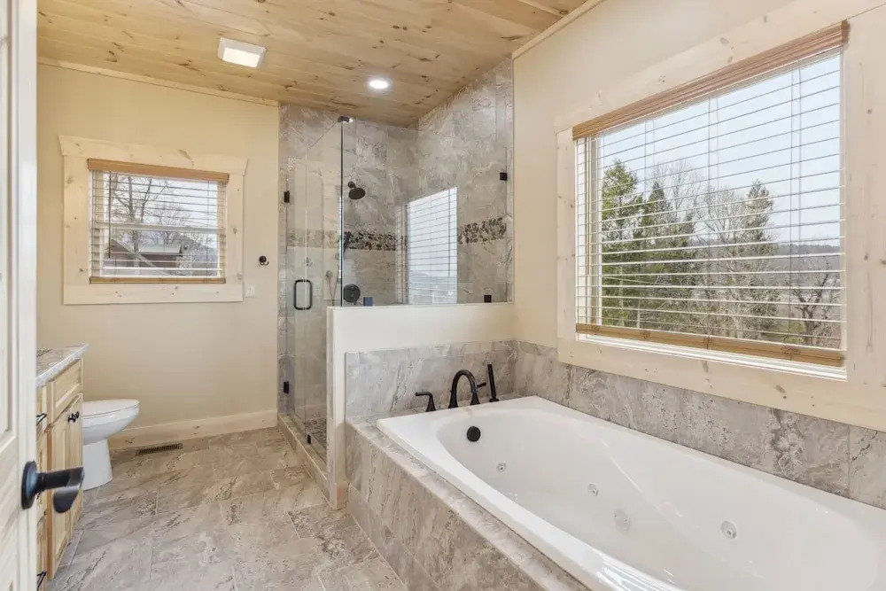 Robeson Hood Lodge 4 Bedroom Home