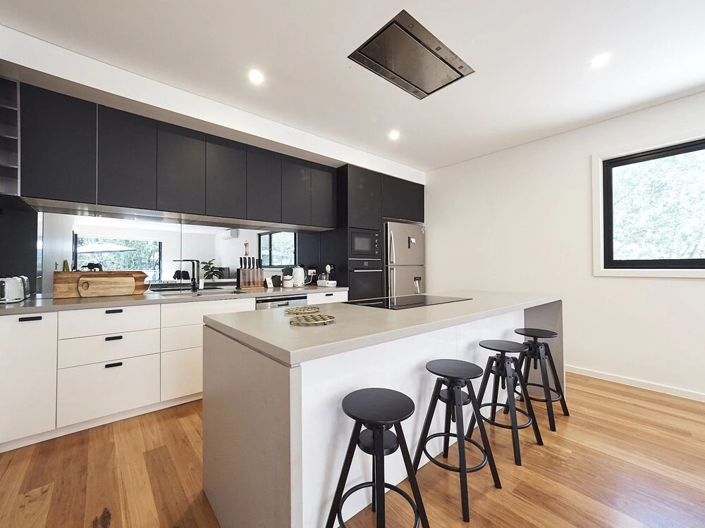 Bottlebrush Lodge (I740)
