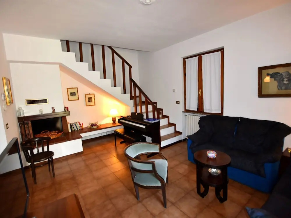 Two-family home with private garden 100 metres from the lake and beach