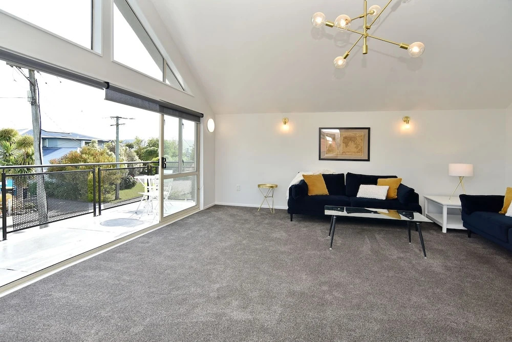 City Haven - 4BR for Families & Friends, Secure Parking