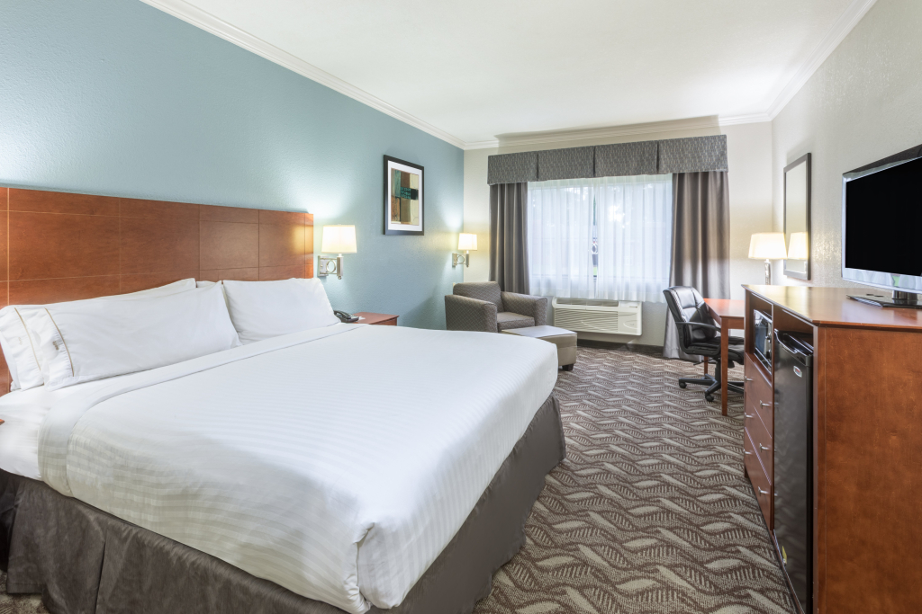 Holiday Inn Express Hotel and Suites Lake Charles by IHG