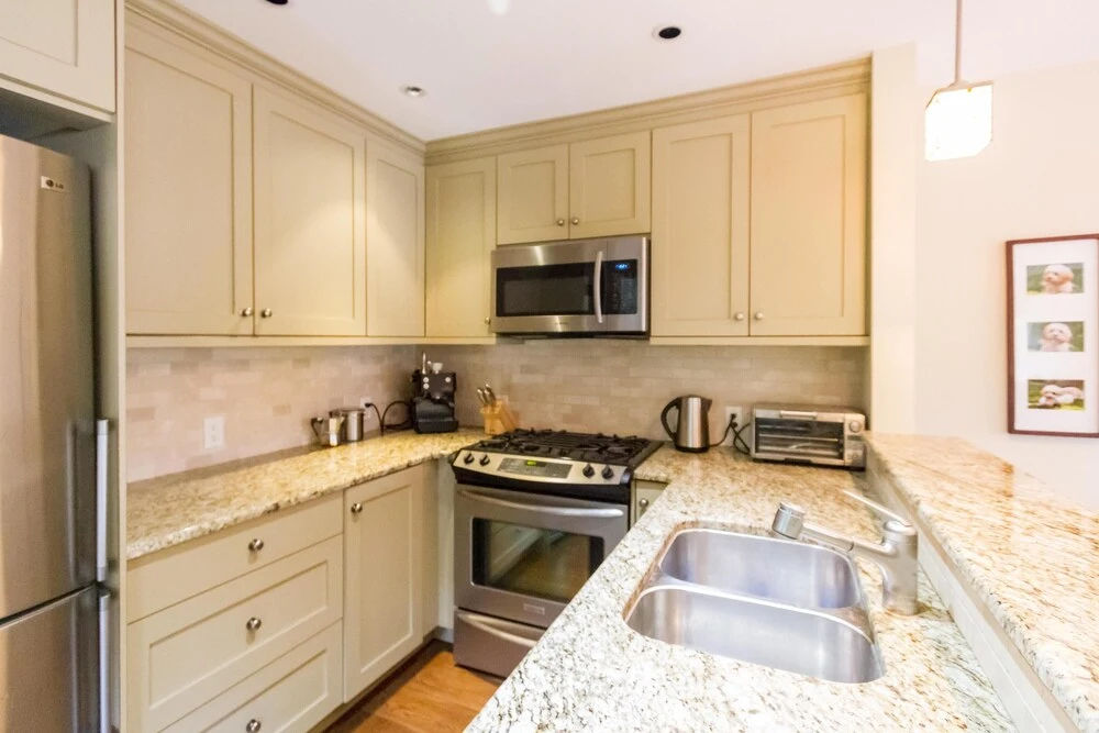 Spacious Town Home with Private Hot Tub