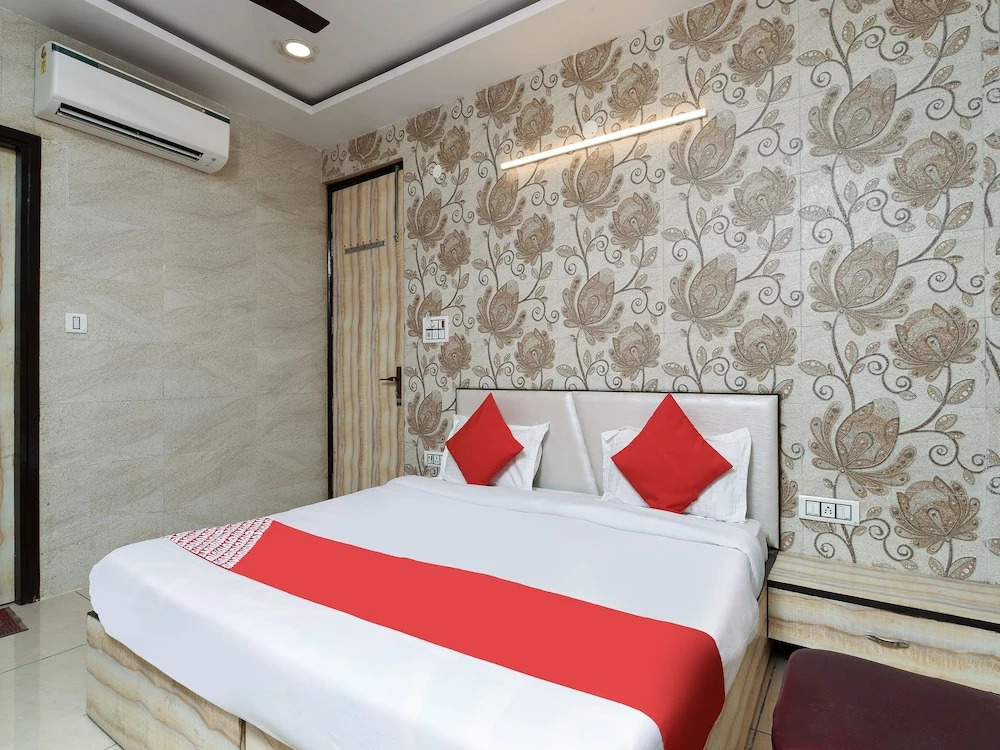 OYO 13027 Flamingo Grand