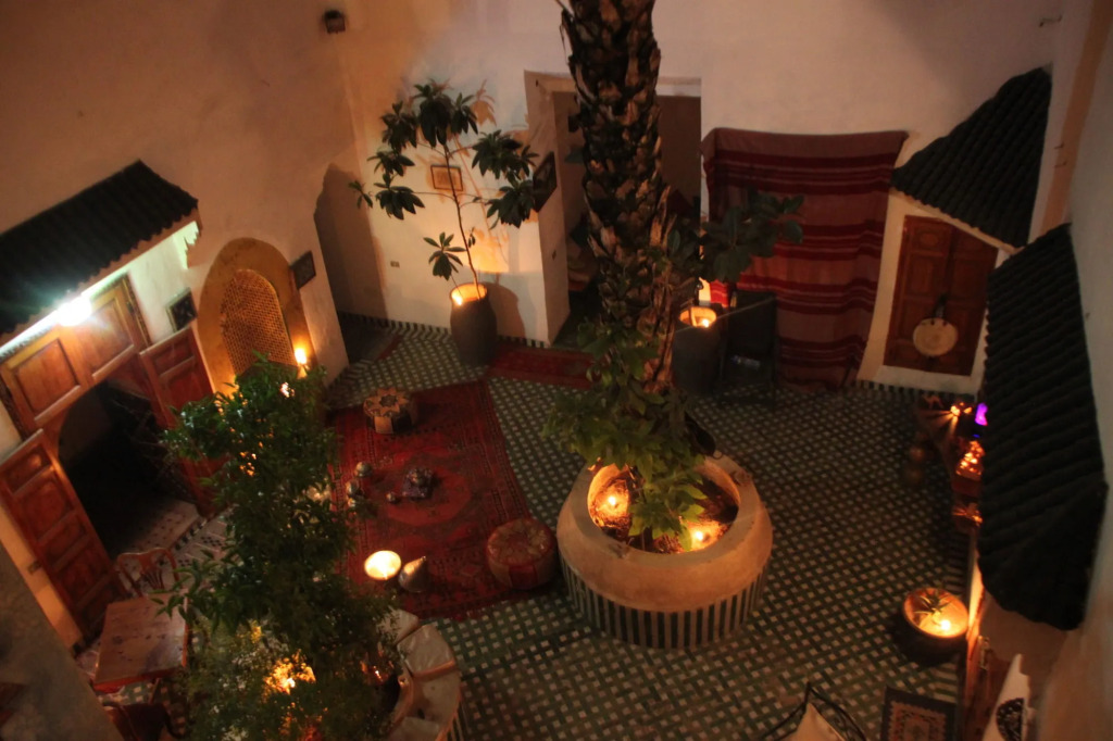 Riad O LY