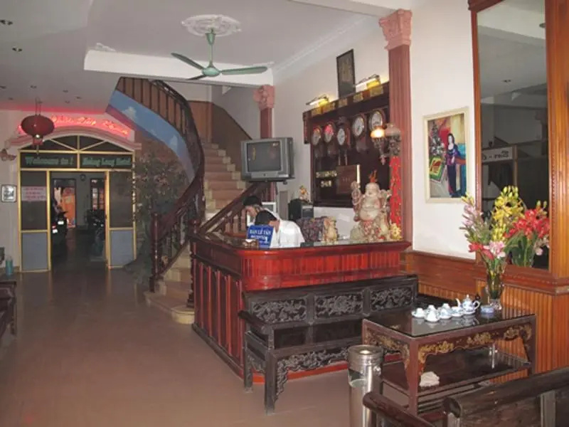 SPOT ON 693 Hoang Long Hotel