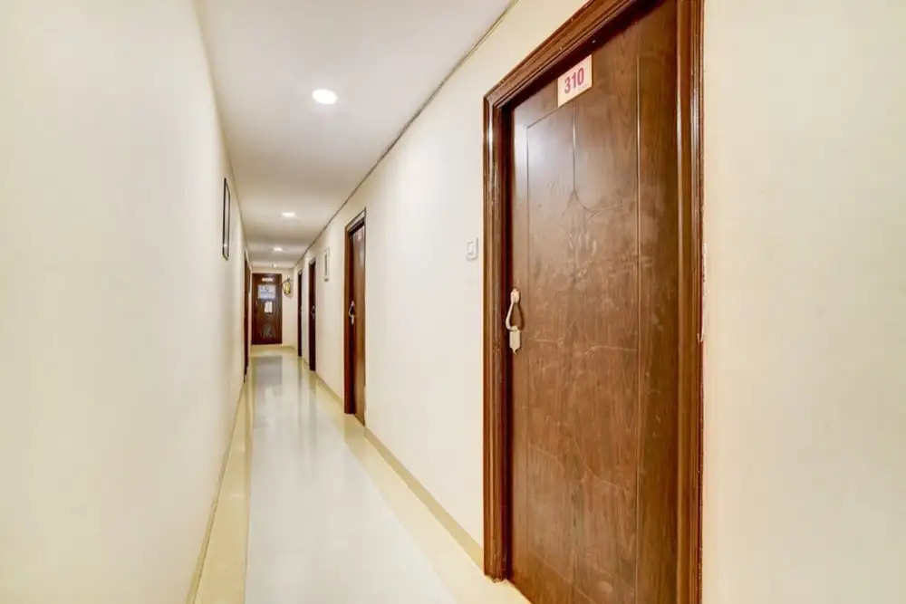 Hotel Padmini Elite