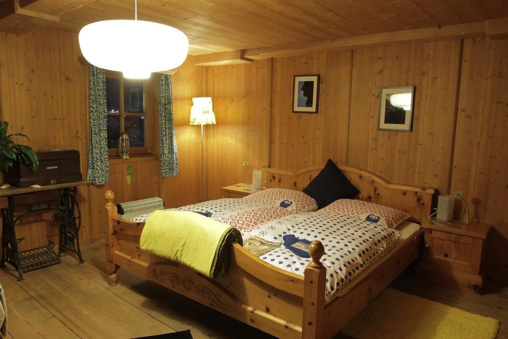 Bluebird Mountain Hostel