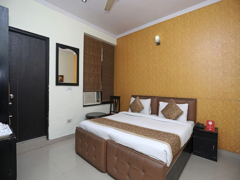 OYO 14875 The Imperial Residency