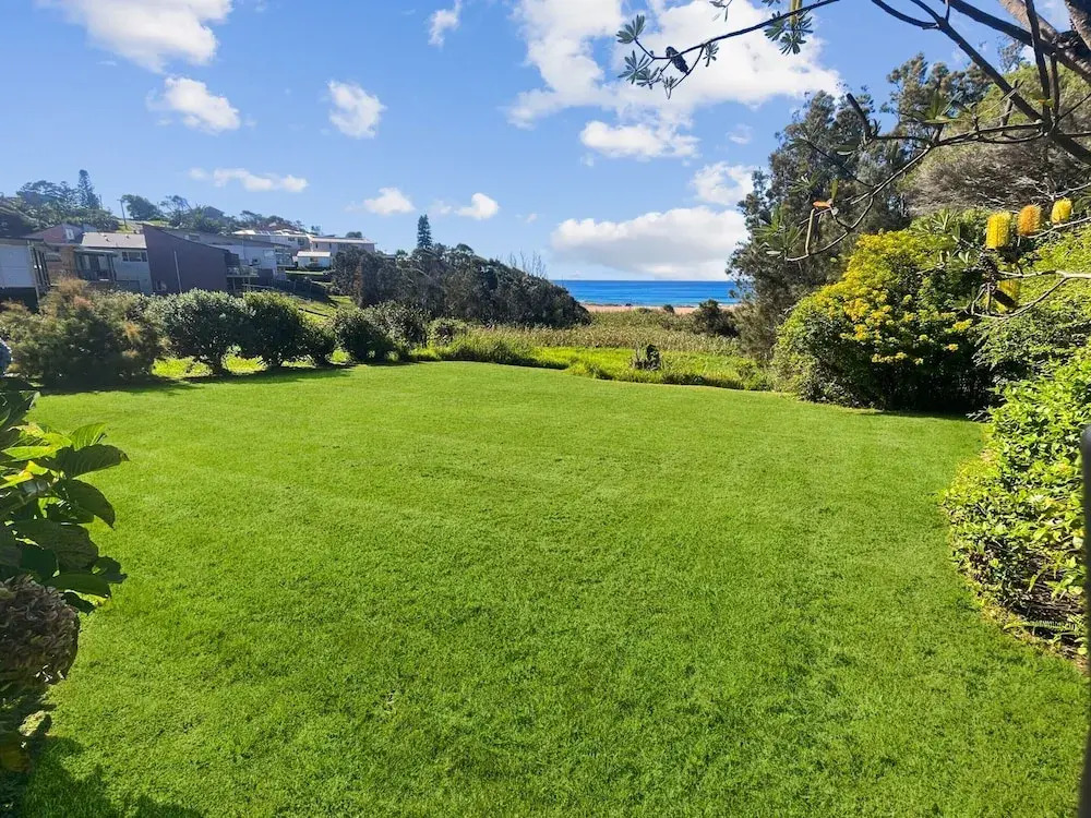 Oceanfront 4-bed Haven With BBQ & Alfresco Dining