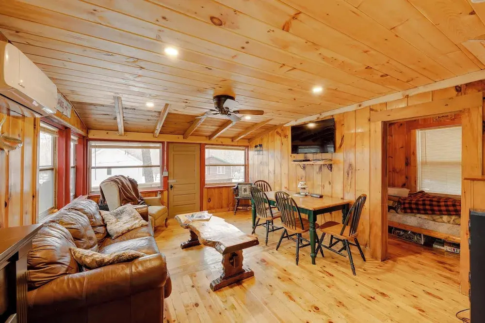Lovely Maine Cabin w/ Deck, Gas Grill & Fire Pit!