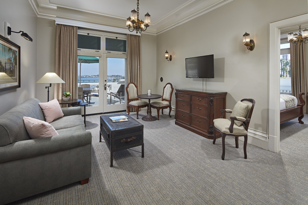 Glorietta Bay Inn
