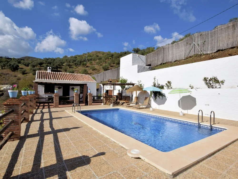 Cozy Cottage in El Borge With Private Pool
