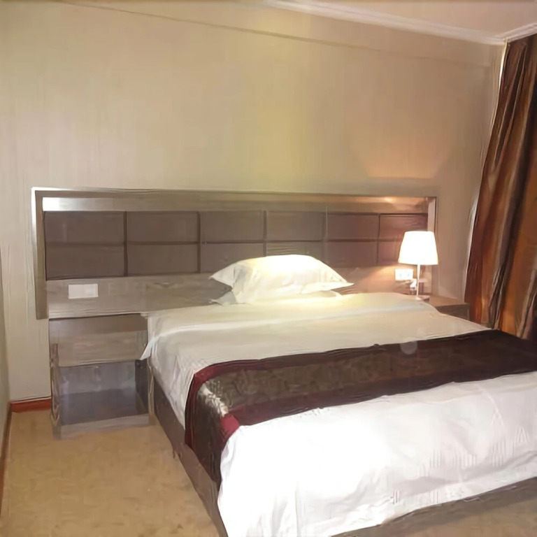 Fengxiang Shanzhuang Hotel
