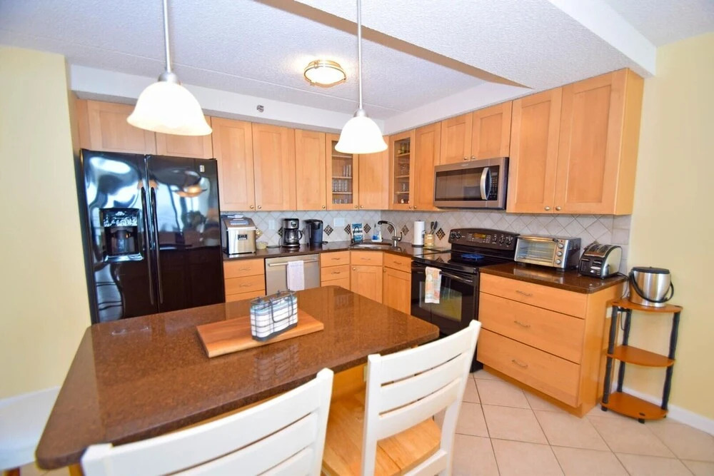 Carousel 2206 3 Bedroom Condo by RedAwning, Ocean City