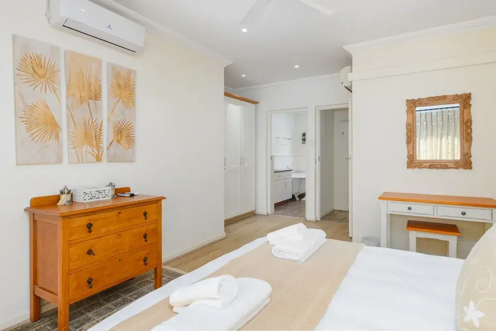 San Lameer Villa Rentals 10432