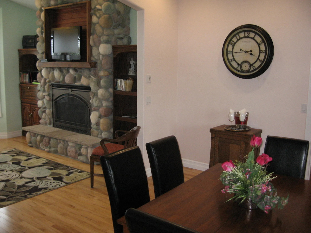 The Collins Inn and Seaside Cottages